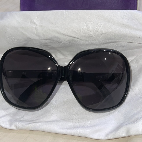 Victoria Beckham Accessories - Victoria Beckham black glasses